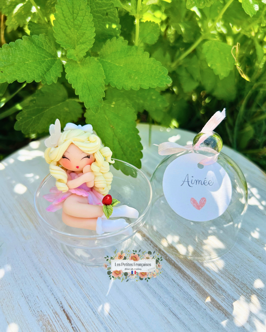 Coffret Cadeau Aimée – Sculpture d'Art Unique sous Cloche - Biscuit & Porte-Clé