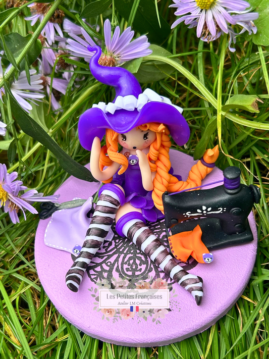 Caroline - Sorcière Couturière - Sculpture d'Art Unique