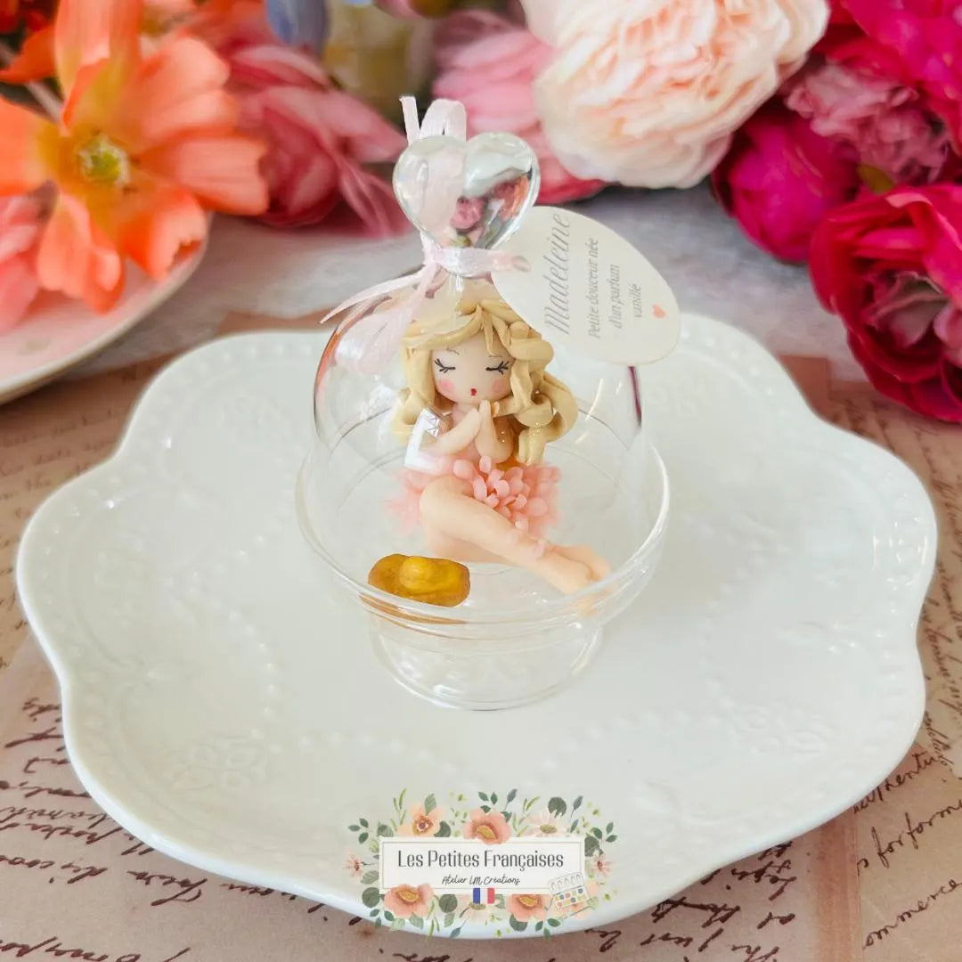 Madeleine - Sculpture d'Art Unique Parfumé - Sous Cloche