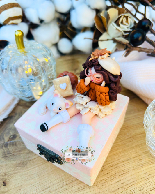 Angélique - Boîte Poupée Automne - Sculpture d'Art Unique
