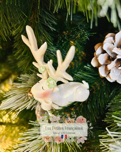 Henri - Cerf Blanc des Forêts Enneigées