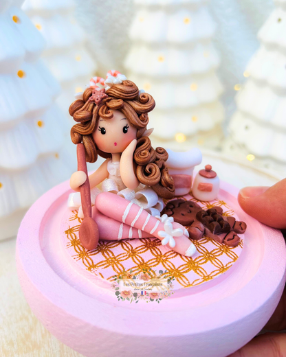 Calissa - Lutine Pâtissière - Sculpture d'Art Unique