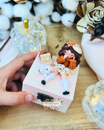 Angélique - Boîte Poupée Automne - Sculpture d'Art Unique