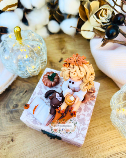 Émeline - Boîte Poupée Automne - Sculpture d'Art Unique