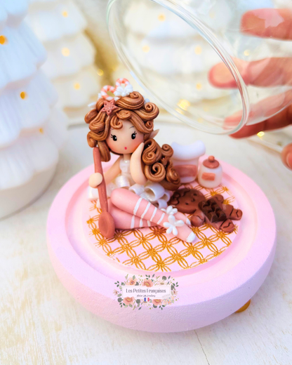 Calissa - Lutine Pâtissière - Sculpture d'Art Unique