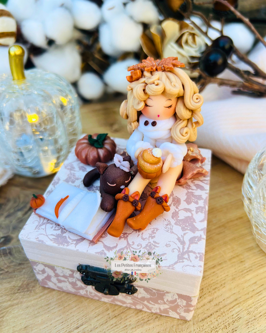 Émeline - Boîte Poupée Automne - Sculpture d'Art Unique