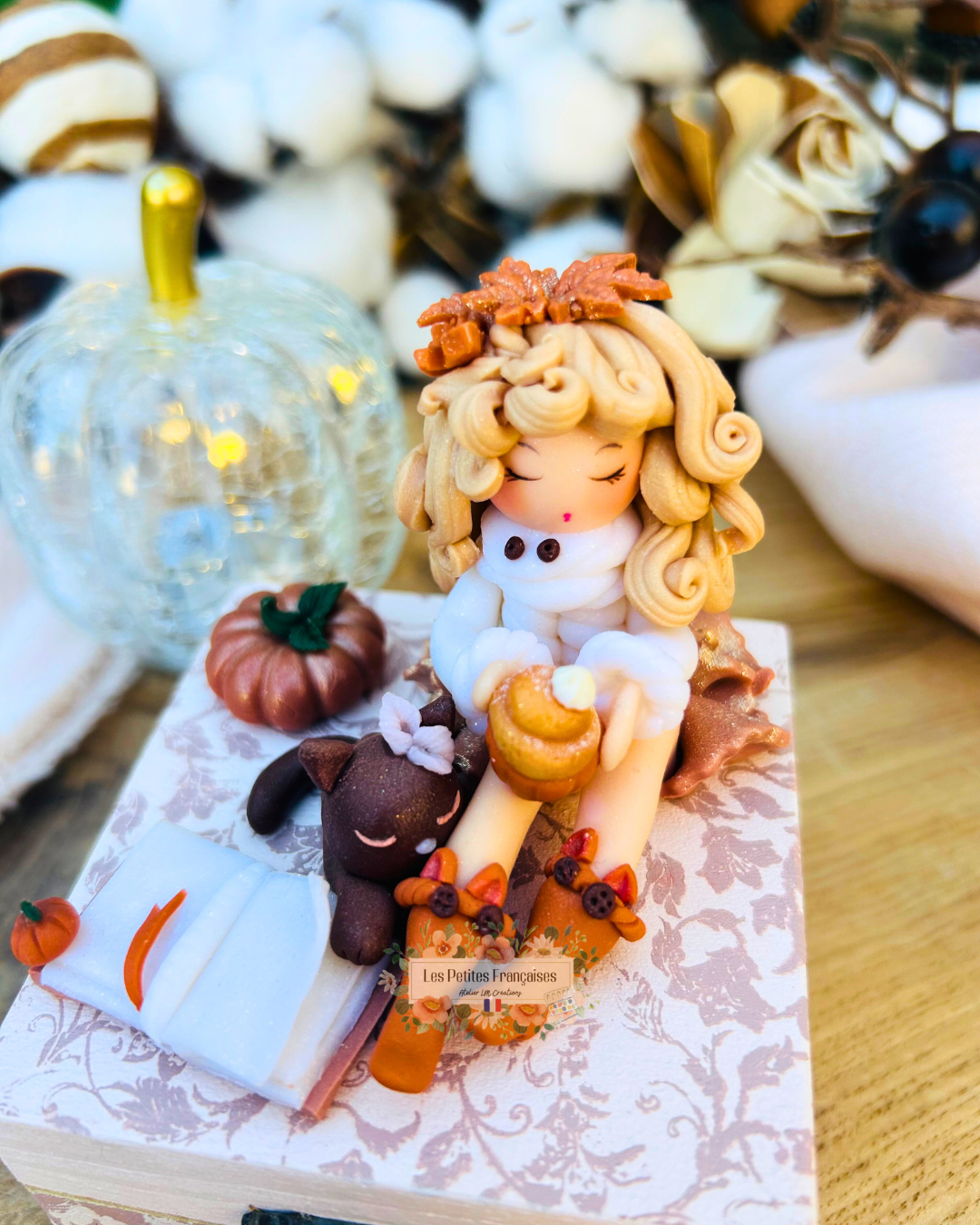 Émeline - Boîte Poupée Automne - Sculpture d'Art Unique