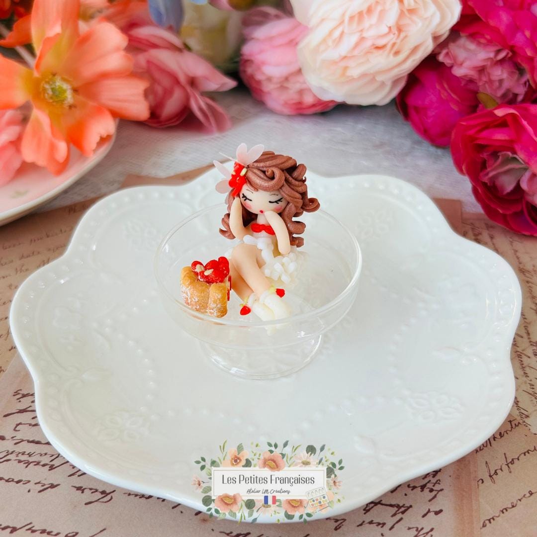 Charlotte - Sculpture d'Art Unique Parfumé - Sous Cloche