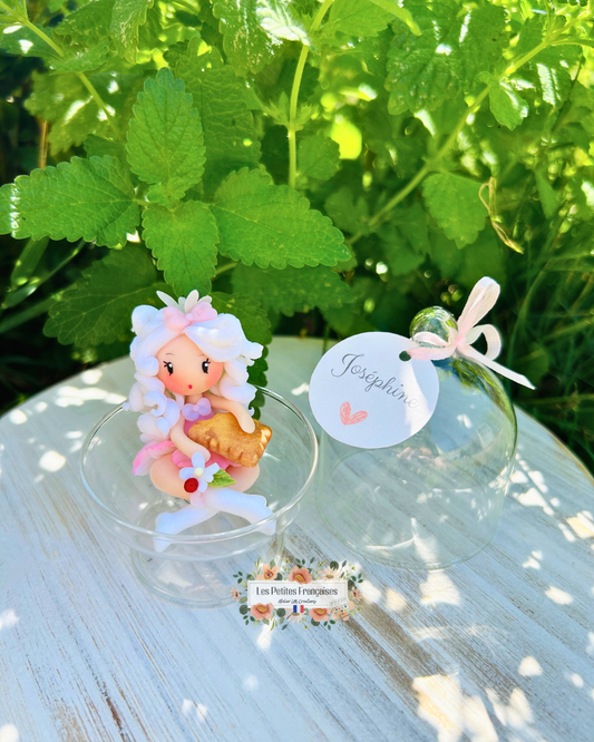 Coffret Cadeau Joséphine – Sculpture d'Art Unique sous Cloche - Biscuit & Porte-Clé