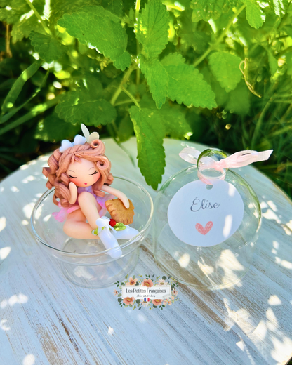 Coffret Cadeau Élise – Sculpture d'Art Unique sous Cloche - Biscuit & Porte-Clé