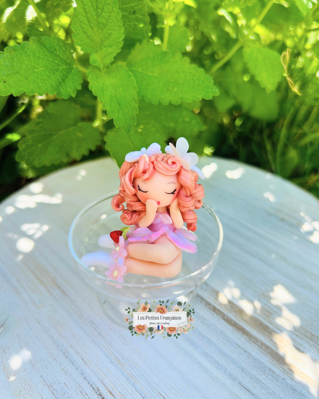 Coffret Cadeau Hortense – Sculpture d'Art Unique sous Cloche - Biscuit & Porte-Clé