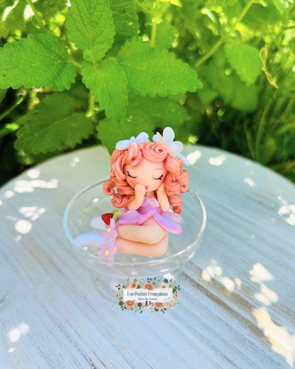 Coffret Cadeau Hortense – Sculpture d'Art Unique sous Cloche - Biscuit & Porte-Clé