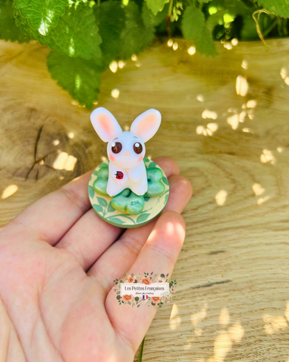 Hugo - Lapin Trèfle Porte-Bonheur - Sculpture d'Art Unique