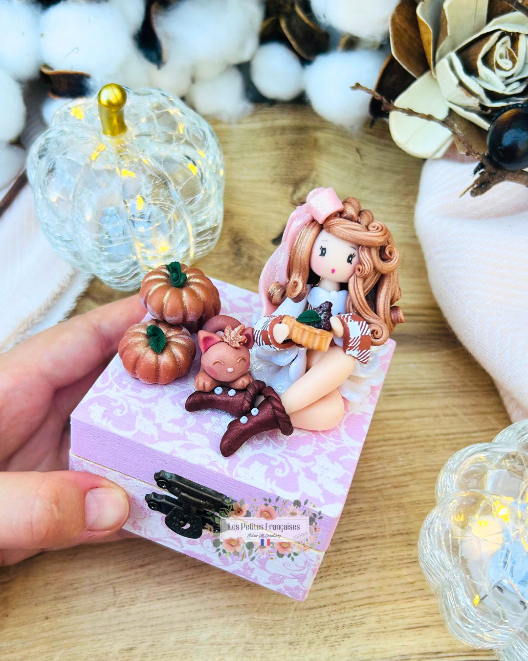 Louise - Boîte Poupée Automne - Sculpture d'Art Unique