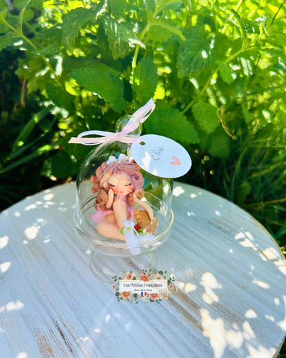 Coffret Cadeau Élise – Sculpture d'Art Unique sous Cloche - Biscuit & Porte-Clé