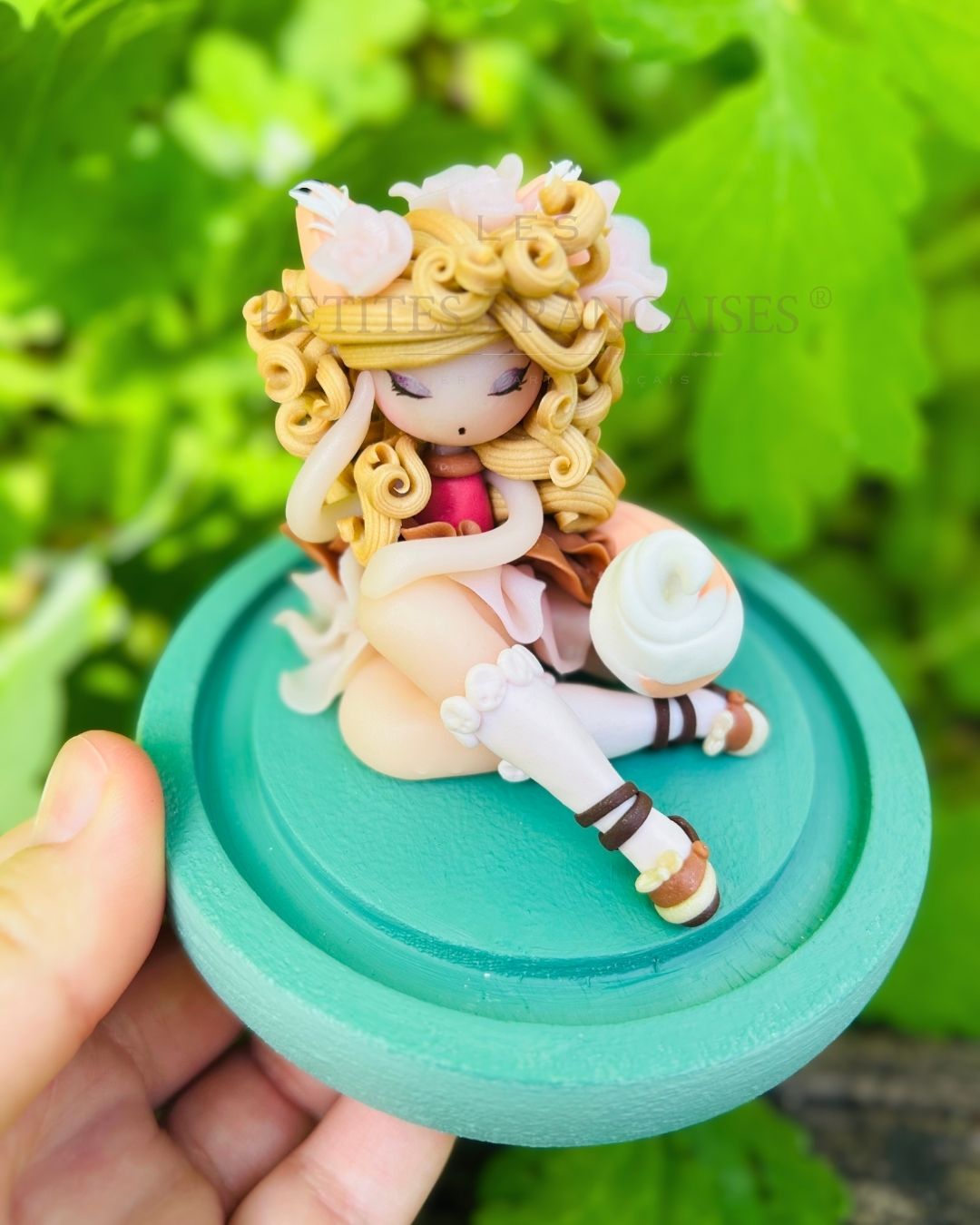 Poupée artisanale Adrienne renarde figurine de collection fait main France, marronnier lapins roux automne matin, cadeau Noel automne femme original, pièce unique 2/4, artisanat français Les Petites Françaises