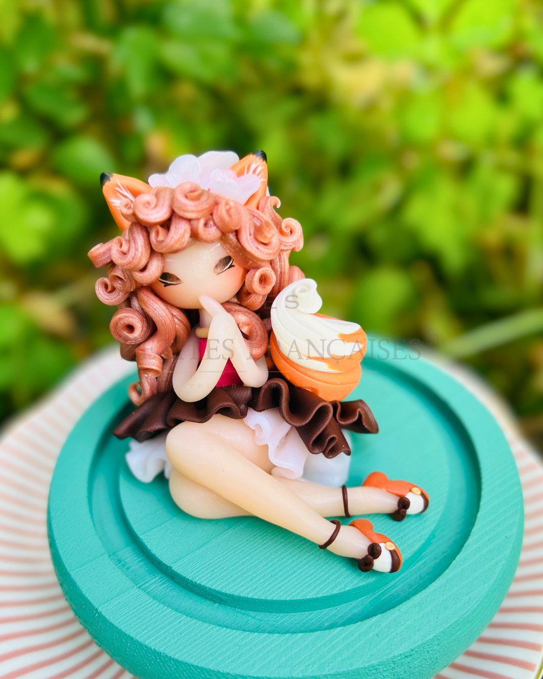 Poupée artisanale Annelise renarde figurine de collection fait main France, fougeres chataignier ecureuil fin ete automne, cadeau Noel femme original, pièce unique 4/4, artisanat français Les Petites Françaises